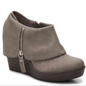 Dr. Scholl’s Breanna Suede Wedge Booties in Tan
